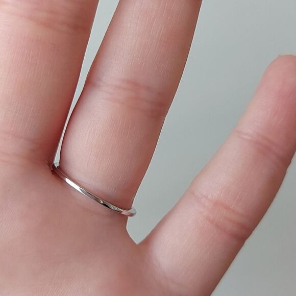 3 Carat Cubic Zircon Sterling Silver Ring - Picture 8 of 8